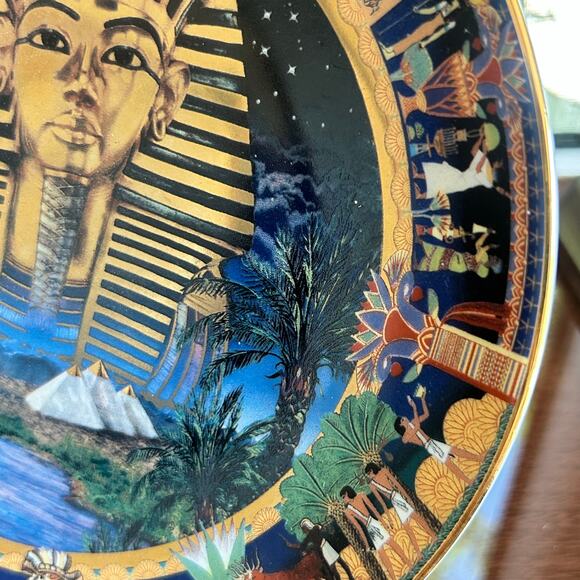 Vintage Tutankhamun Plate by Sue Climpson for Bradford Exchange Egypt Art - Picture 8 of 10